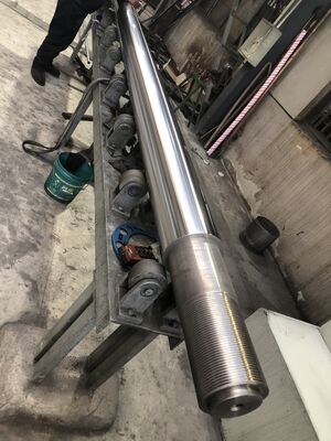 kaufen Premium kundenspezifische Kolbenstangen (CK45 Stahl) mit 0,02-0,03 mm Chromschicht Online-Herstellung